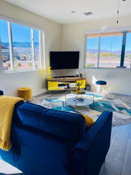 Modern 3 Bedroom Home كوتنوود المظهر الخارجي الصورة